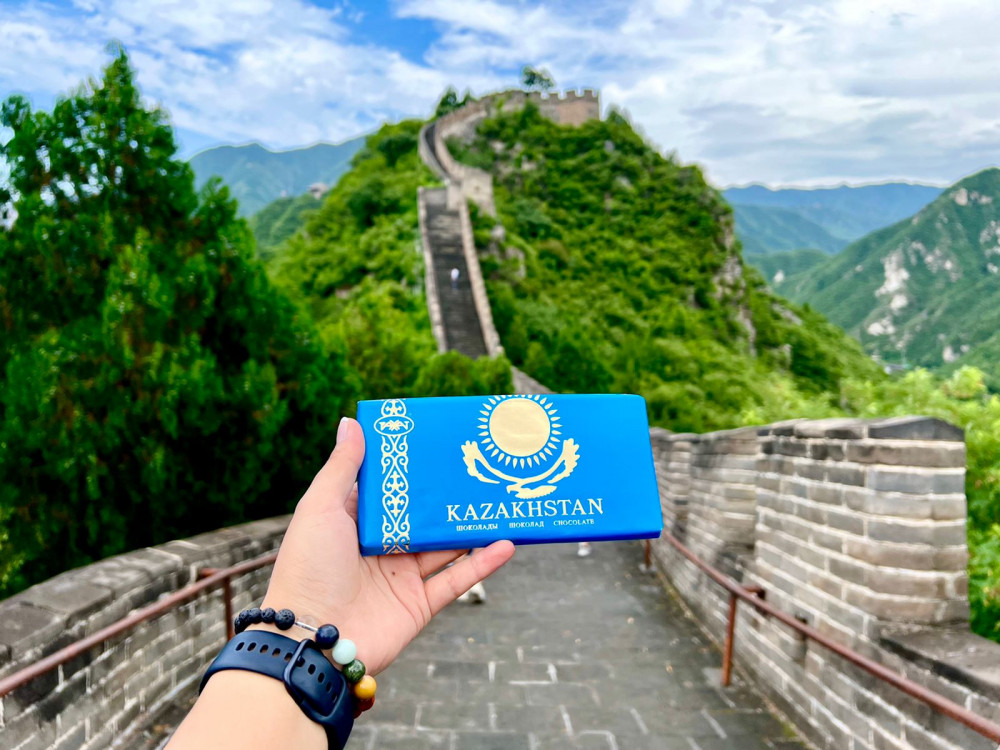 Орыс порносы: әкесі қызын көтеріп жүр